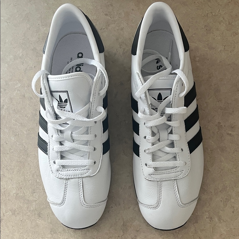 Adidas Men's Classic White and Black Sneakers Size 8 New